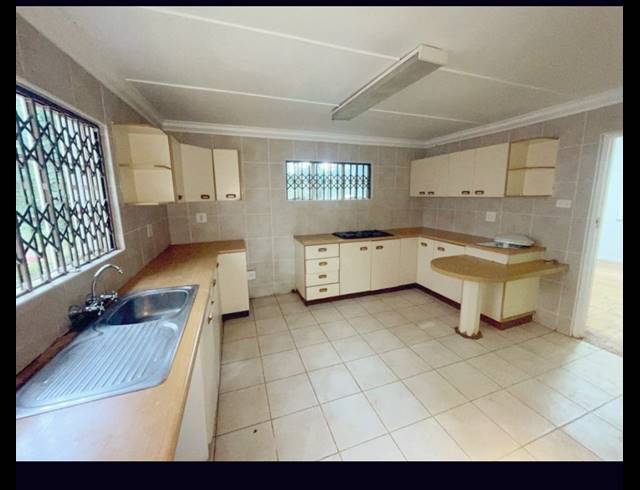 4 BEDROOM HOUSE FOR SALE IN WEMBLEY